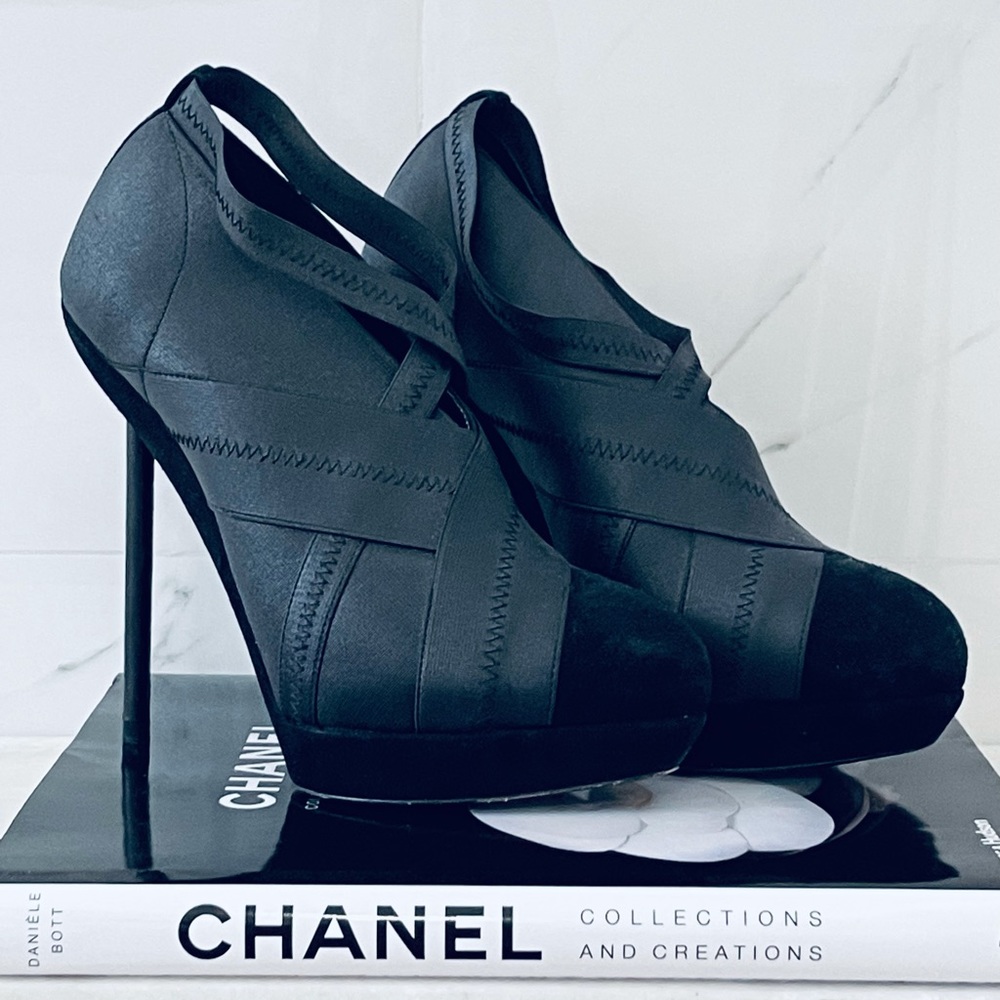 Saint Laurent black booties size 8.5